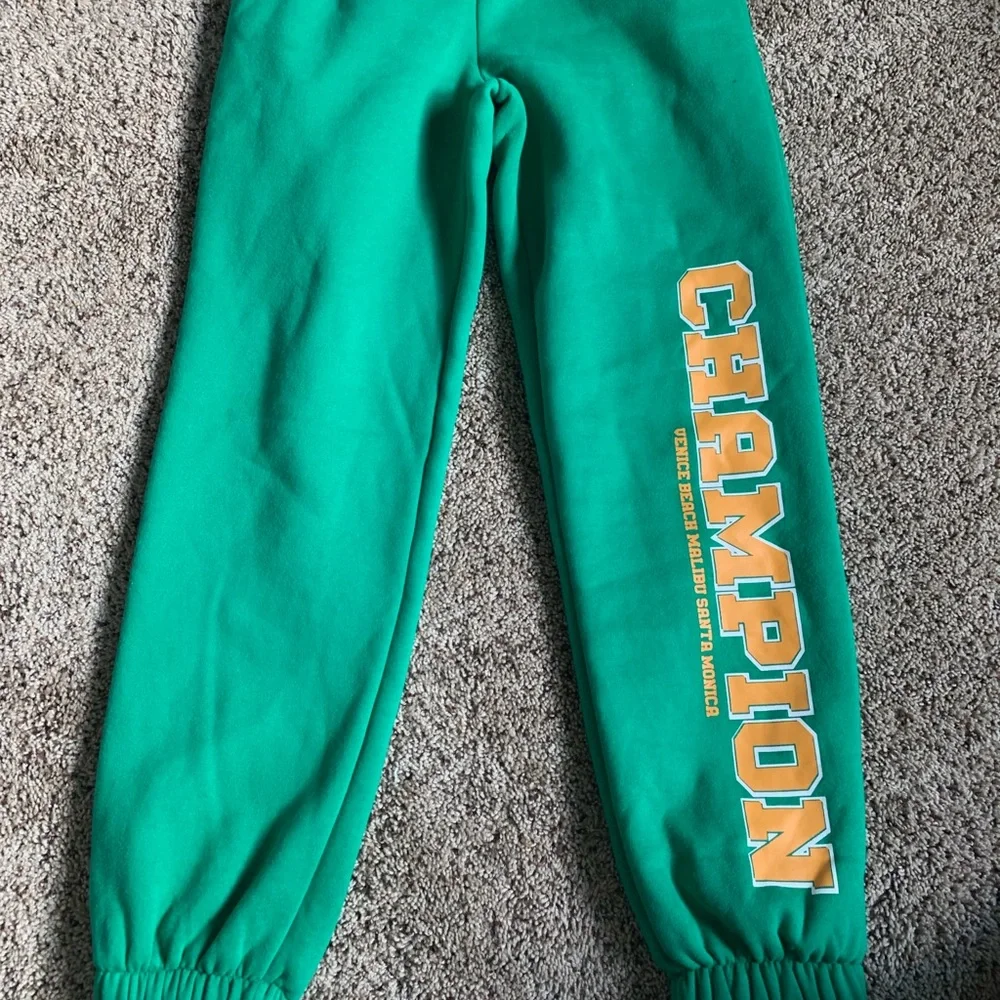 Edikted Sweatpants - Picture 1 of 2